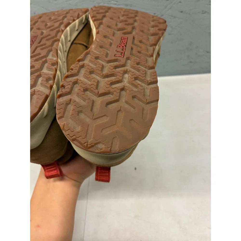 L.L. Bean no visible